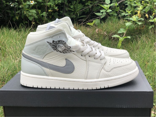 A j 1 mid Zhongbang_ silver gray white color_ number 852542-003_ full code shipment 36--46-a0f03052